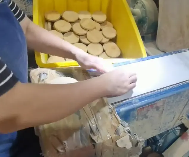 wood candle lid manufacturer