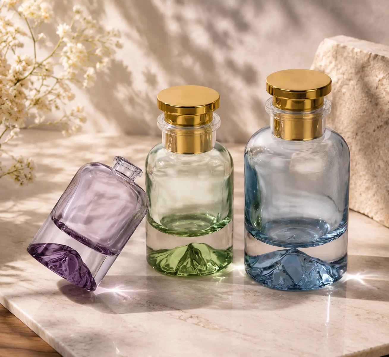 DSP148 colored glass perfume bottle with decorative base design
